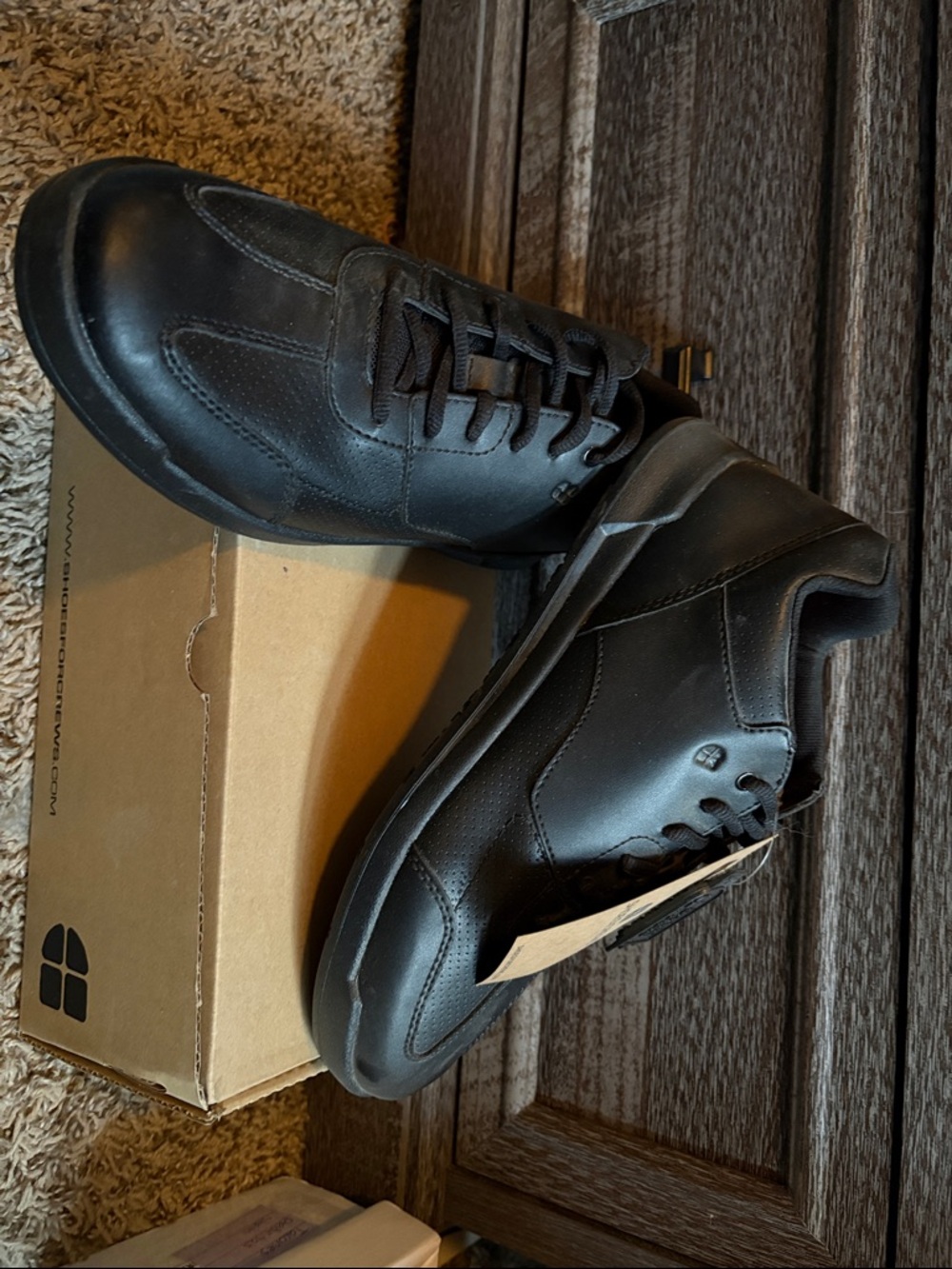 Non slip working shoes